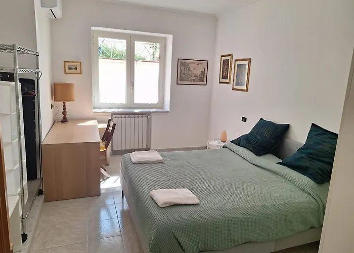 Alex'S Hut, Entire Independent Apartment